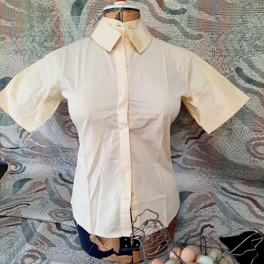 Short sleeve show shirt